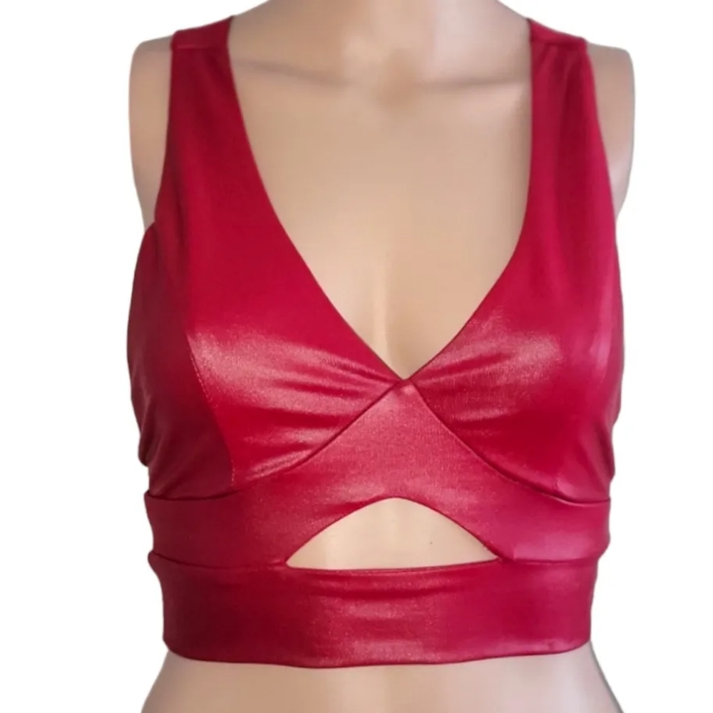 Red criss cross top.